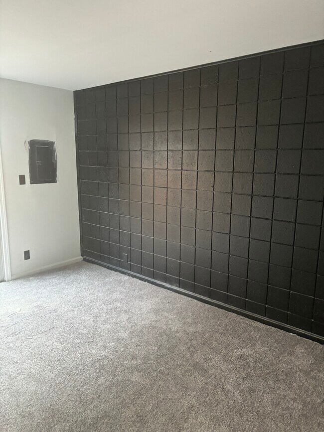 Building Photo - 69 Condo