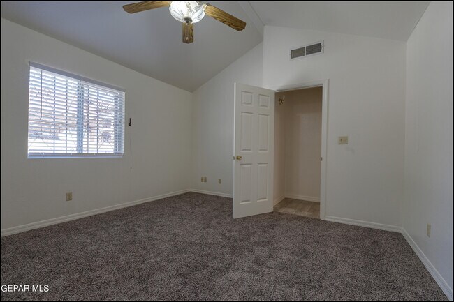 Building Photo - 129 Torrey Pines Dr