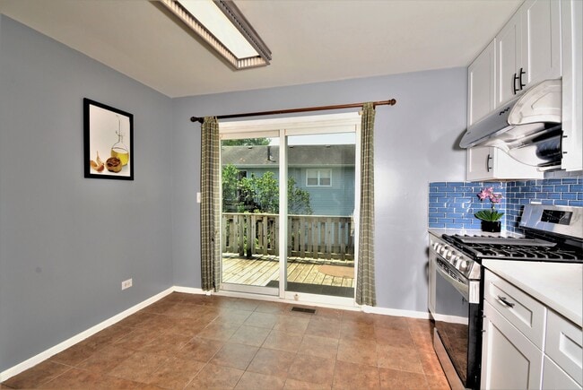 Building Photo - 1126 Honeywood Dr