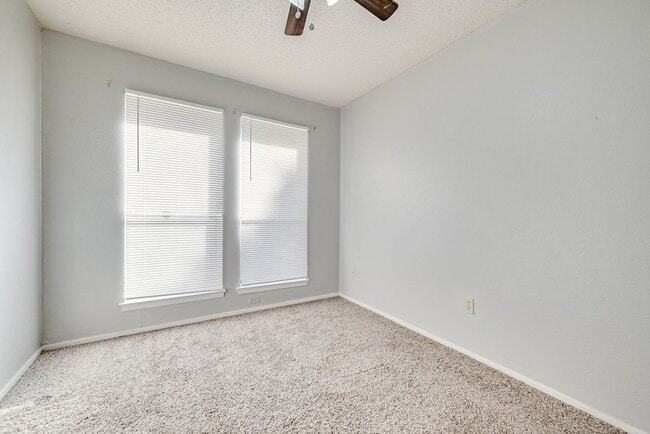 Building Photo - 614 Lillard Rd