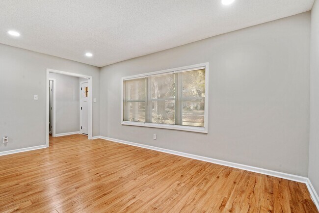 Building Photo - 1004 Tatum Rd