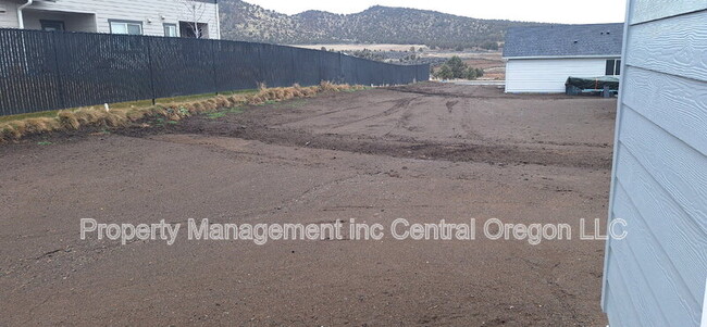 Building Photo - 1349 NE Cobbleridge Lp