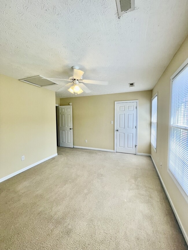 Building Photo - 525 Northwynd Cir