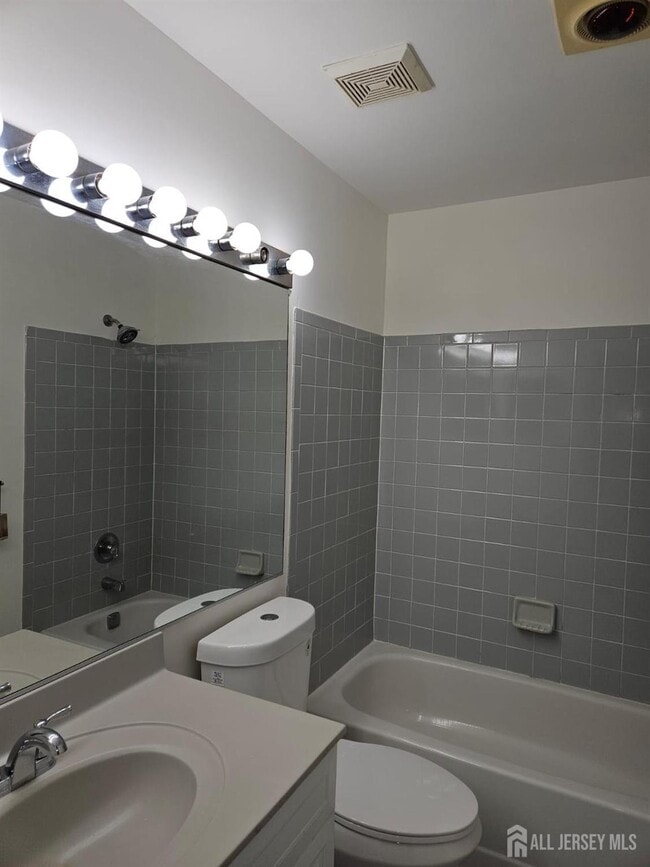Building Photo - 45 Coriander Dr