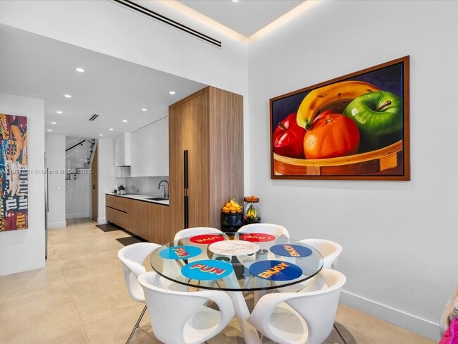 Building Photo - 3753 NE 214th St