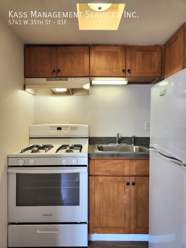 Primary Photo - 5741 W 35th St