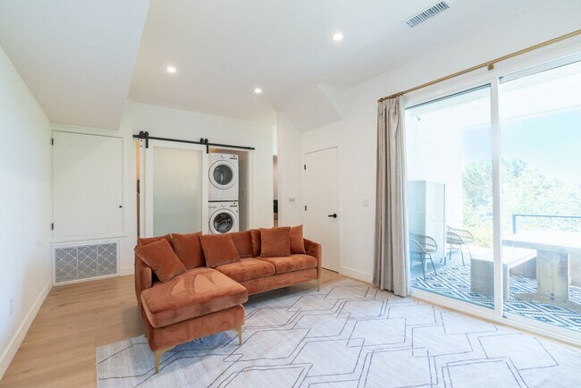 Building Photo - Stunning Views from Silver Lake Hillside Home for Rent with Spectacular Views