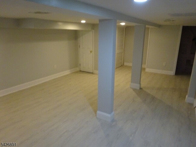 Building Photo - 94 S 21st Ave