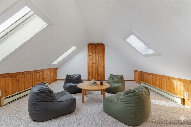 Building Photo - 12 Wright St