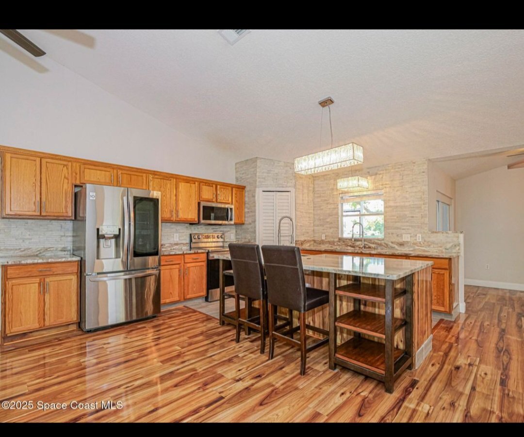 Building Photo - 5938 Ridge Lake Cir
