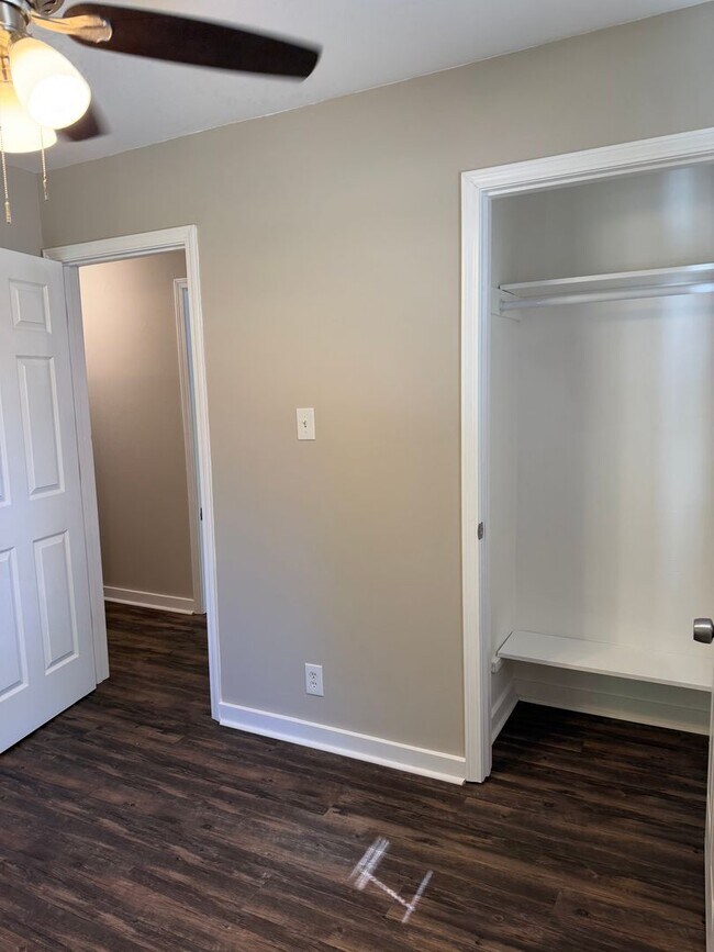 Building Photo - 3 Bedroom 2 Full Bath House