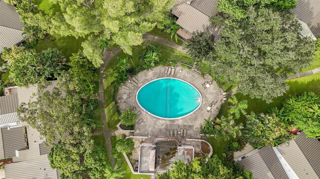 Building Photo - 5614 Hammock Ln