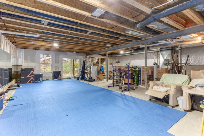 Building Photo - 2825 Dillon Dr