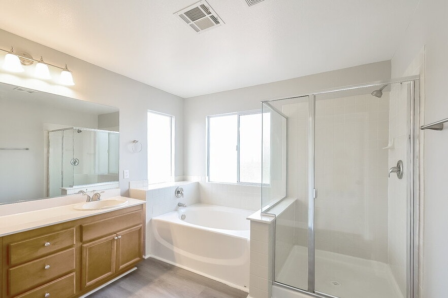 Building Photo - 6347 Blushing Willow St