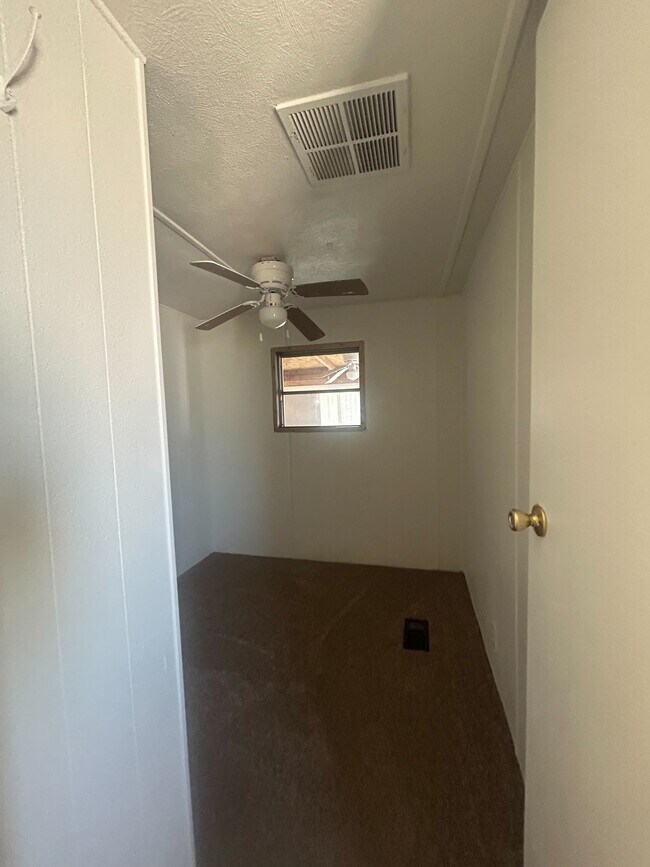 Building Photo - 3601 E Wyoming Ave