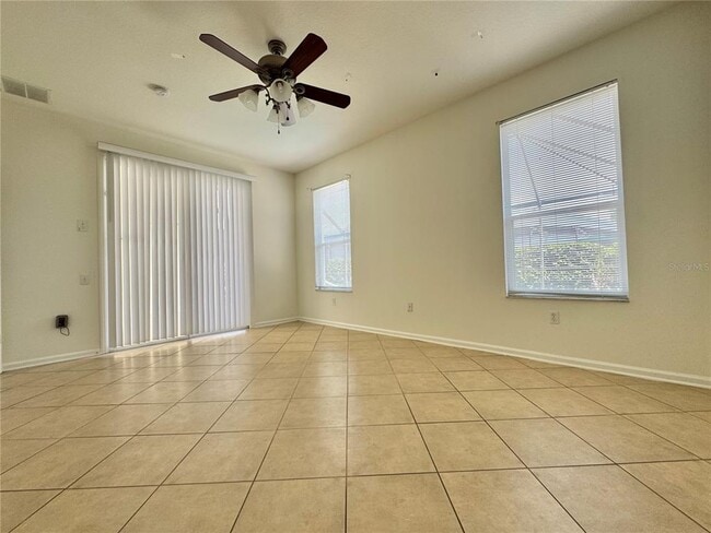 Building Photo - 8029 King Palm Cir