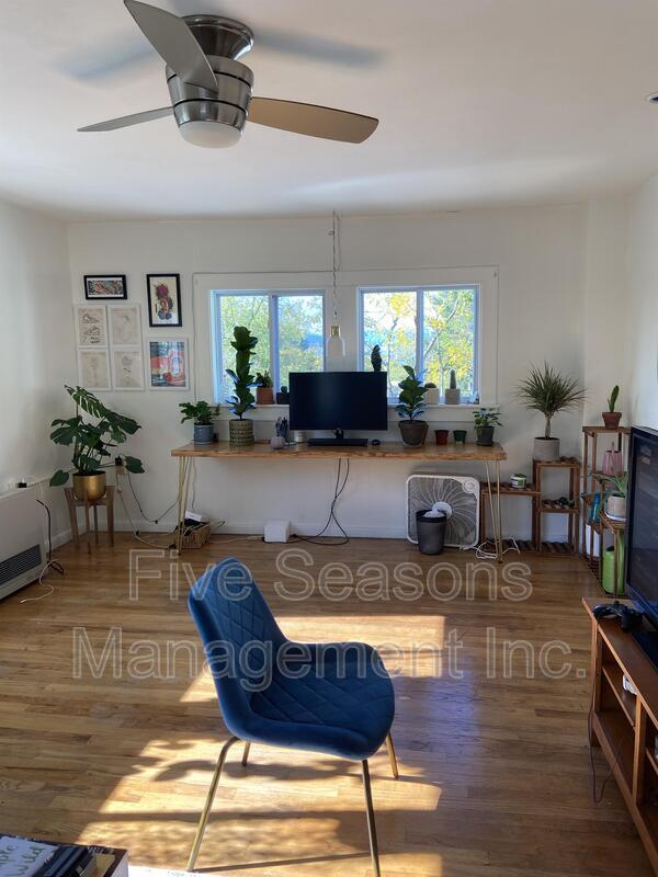 Building Photo - 351 S Winooski Ave