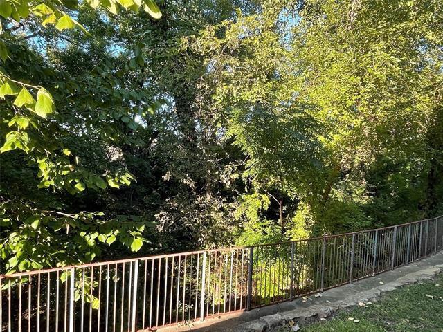 Building Photo - 8545 Midpark Rd