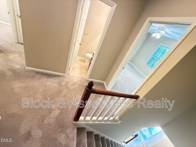 Building Photo - 120 Greenmont Ln