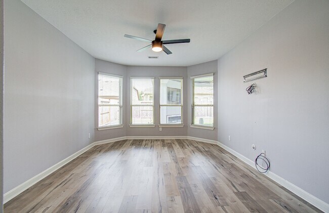 Building Photo - 12935 Northpointe Bend Dr