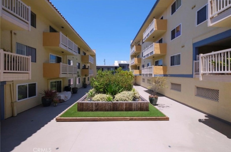 Building Photo - 1707 Pacific Coast Hwy