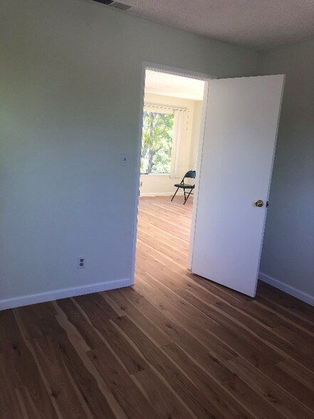 Building Photo - 497 La Conner Dr