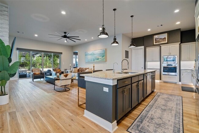 Building Photo - 2500 Yuma Trl
