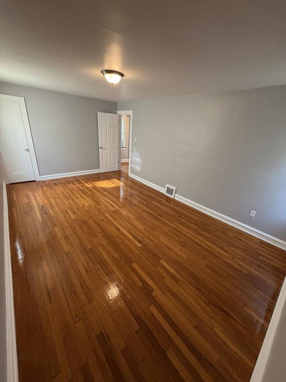 Building Photo - 52 Meadowbrook Ave