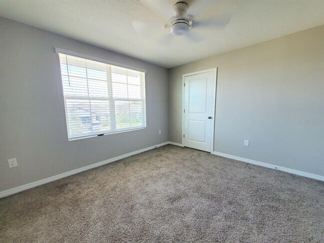 Building Photo - 1014 Golden Shiner Ave
