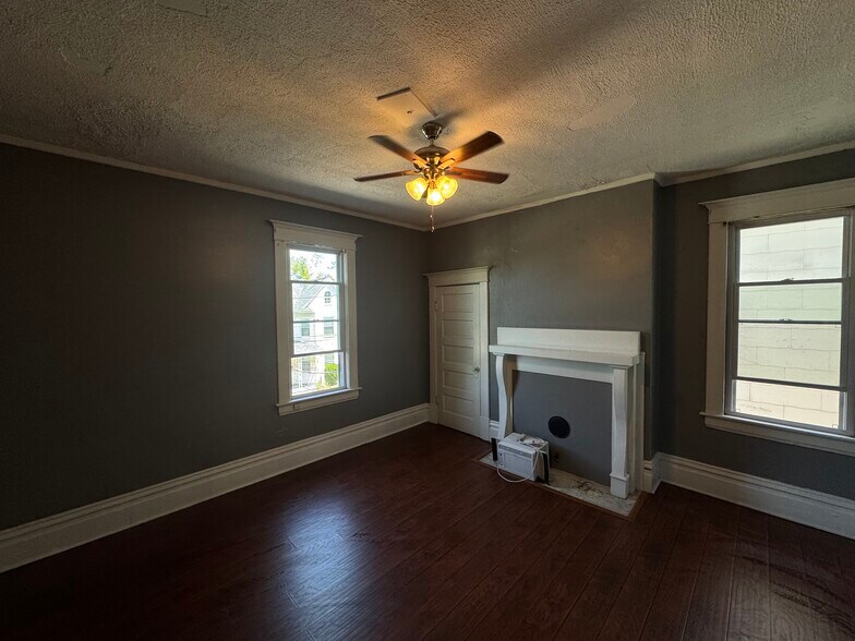 Building Photo - 312 Cobun Ave