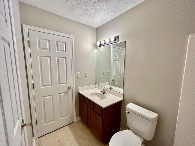 Building Photo - 219 Simba Way