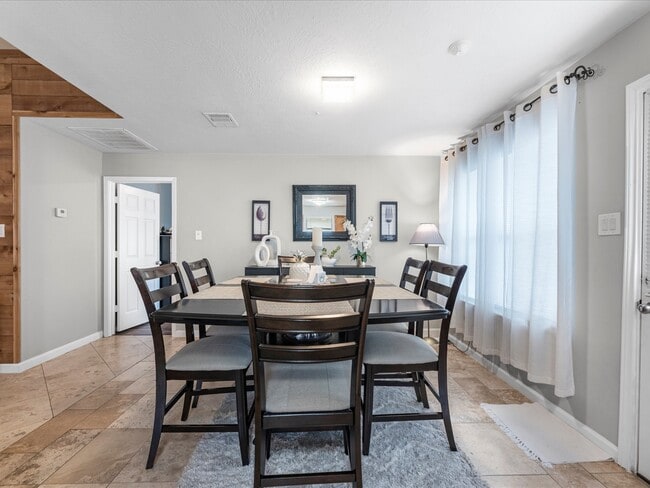 Building Photo - 19527 Billineys Park Dr