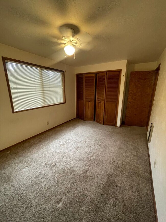 Building Photo - NW BEND Bungalow