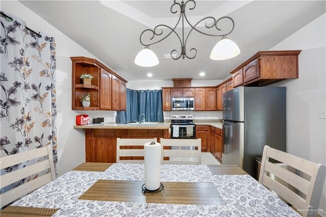 Building Photo - 4915 N Aguajito St