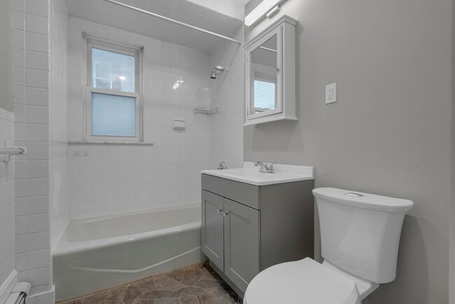 Building Photo - 71 Cypress St