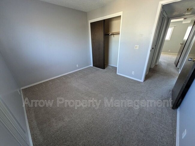 Building Photo - 1725 N Iowa Ave