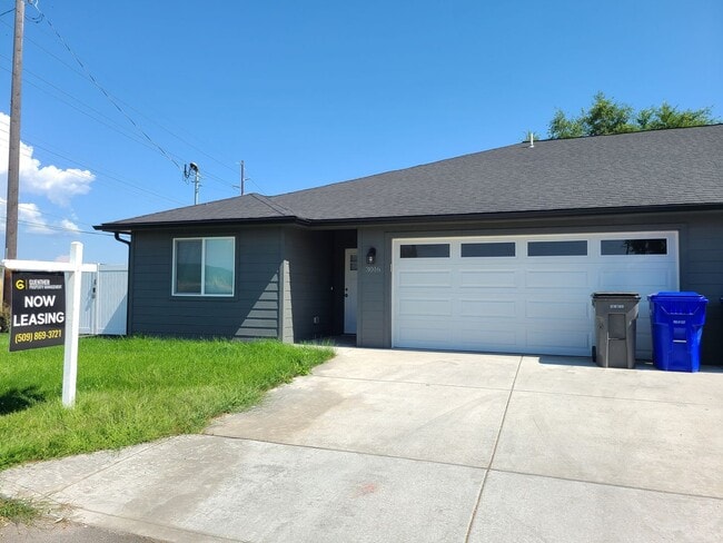 Building Photo - 3014 N Gillis Ct