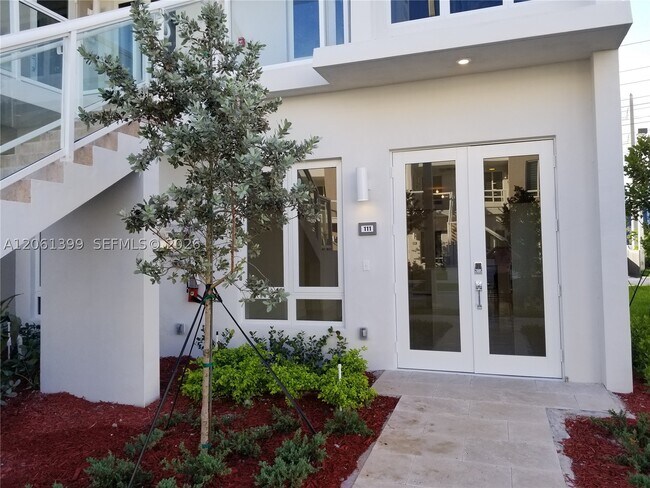 Building Photo - 10220 NW 63rd Terrace