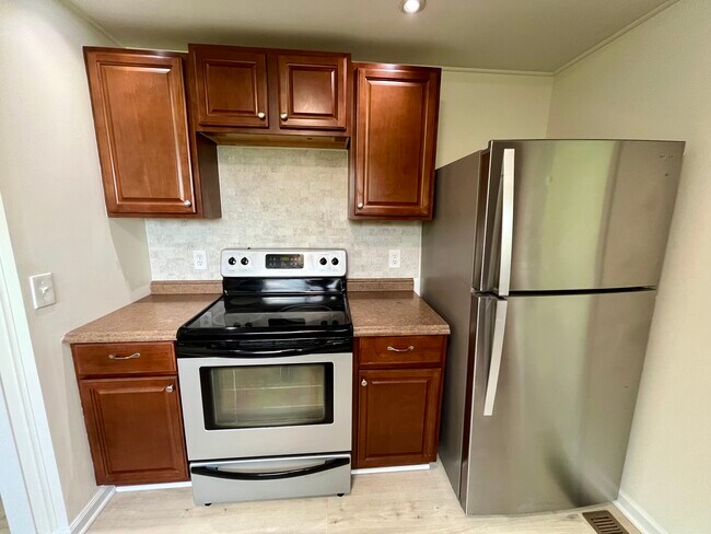 Building Photo - 2402 Corral Rd