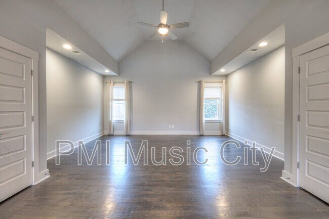Building Photo - 1537B Battlefield Dr