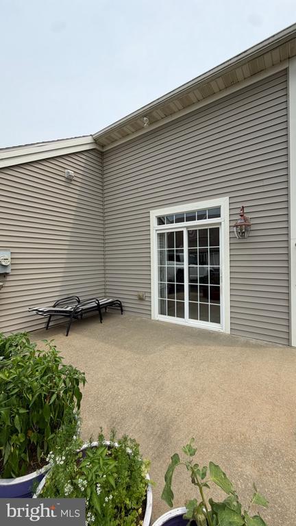 Building Photo - 226 Springmont Dr