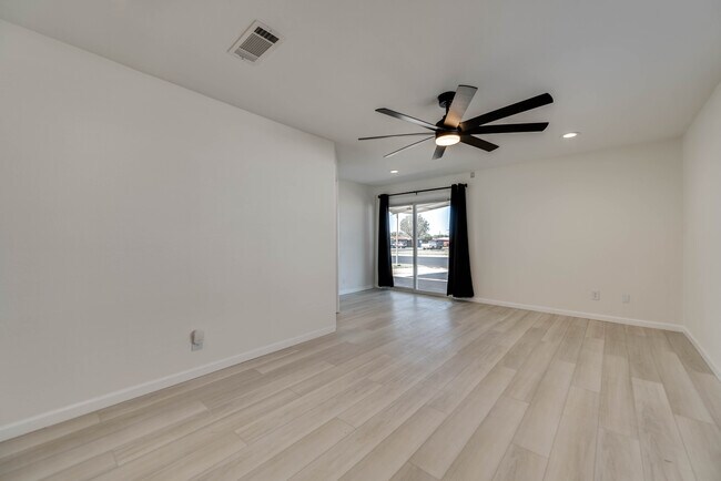 Building Photo - 2101 Beverly St