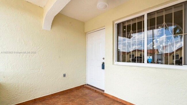 Building Photo - 2524 W 65th St