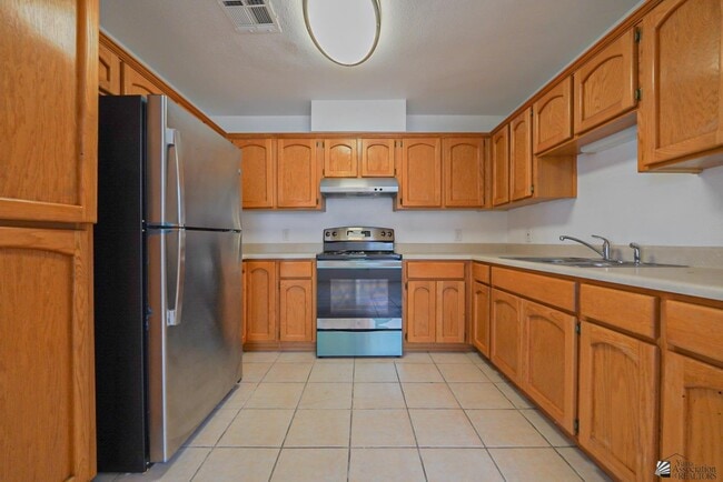 Building Photo - 604 Yucca St