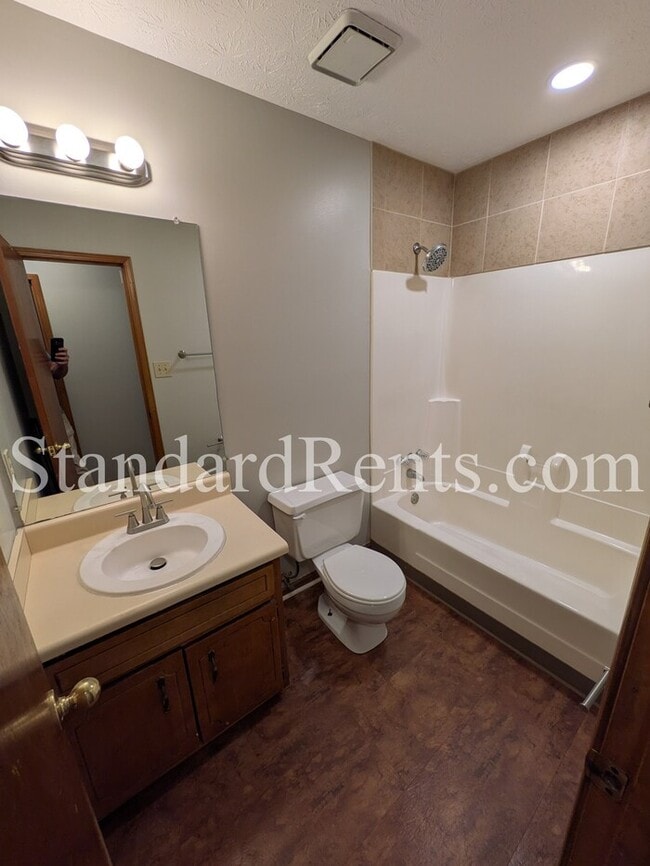 Building Photo - 5731 Buck Ct