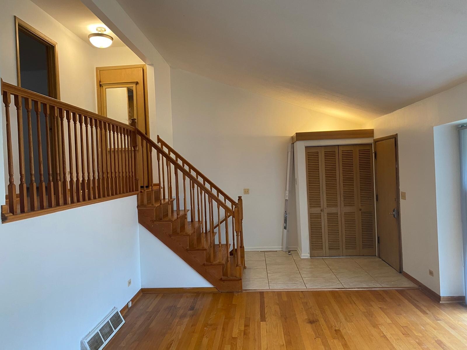 Building Photo - 920 N Milwaukee Ave