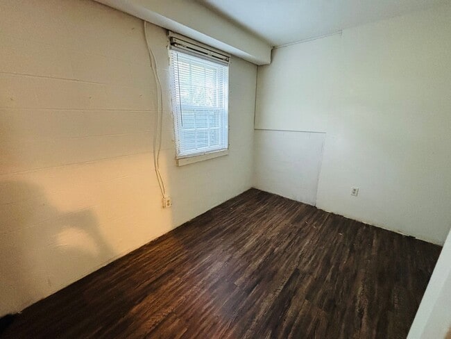 Building Photo - 218 Huntington Ln