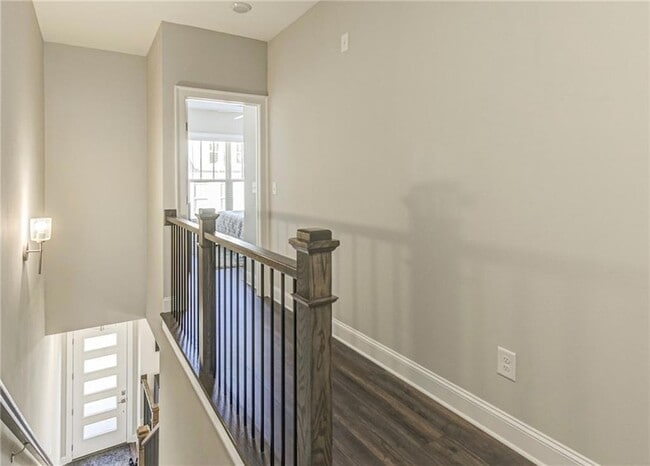 Building Photo - 4321 Parkside Pl