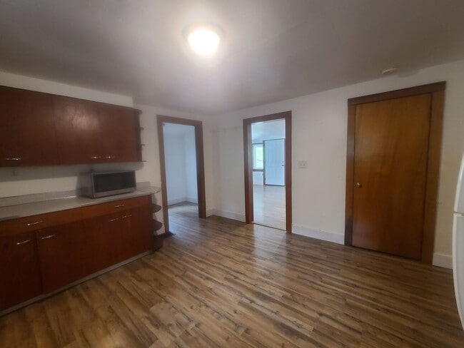 Building Photo - 2 Bedroom 1 Bath House -- outside of town -- Available 08/05/2026