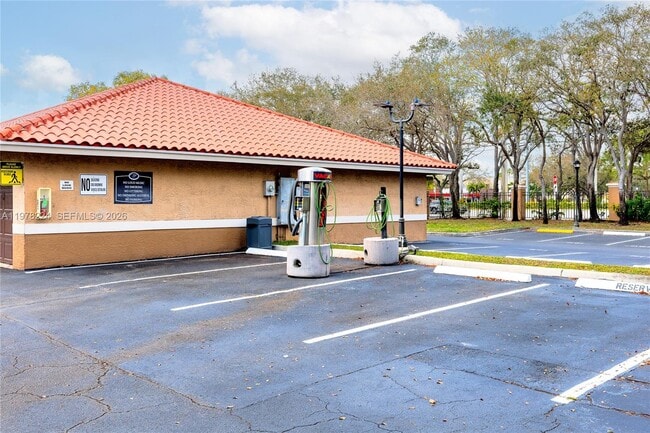 Building Photo - 101 SW 117th Ave